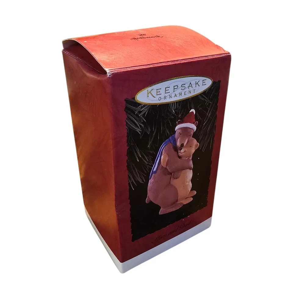 Hallmark Keepsake Ornament MOM AND‎ DAD Hugging Bears Christmas Holiday 1996